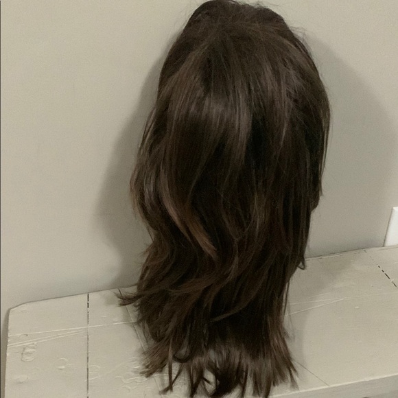 Revlon Brown Layered Hair with Sleek Face-Framing Layers - Picture 7 of 12